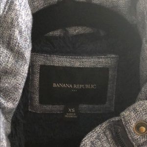 Fur lined with detachable hood blue patterned vest